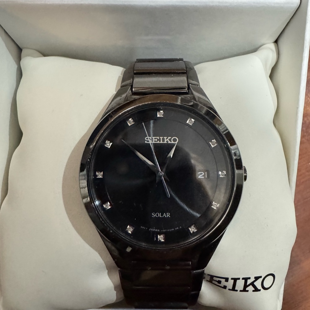 Seiko Black Solar-Powered Watch with Date
